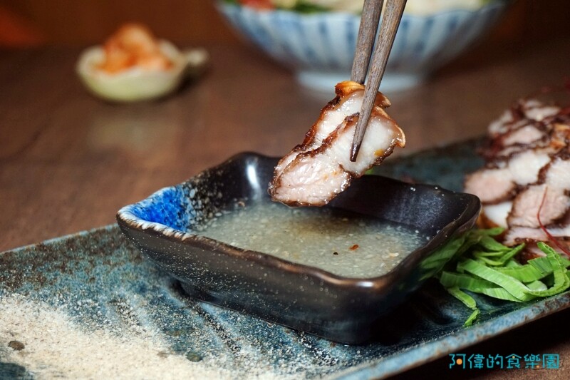 【板橋居酒屋】炭吉郎居酒屋-平價新鮮好吃，五百多評價4.9星一致好評，干貝雞翅、明太子玉子燒、生牛肉都是一絕