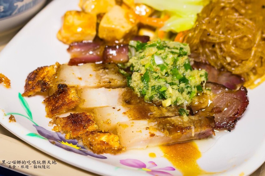 高雄苓雅︱詹記燒臘大排檔 香港老師傅經營,外皮薄脆油香、鴨肉軟嫩多汁的超好吃櫻桃燒鴨飯!