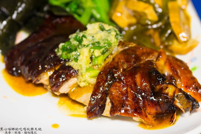 高雄苓雅︱詹記燒臘大排檔 香港老師傅經營,外皮薄脆油香、鴨肉軟嫩多汁的超好吃櫻桃燒鴨飯!