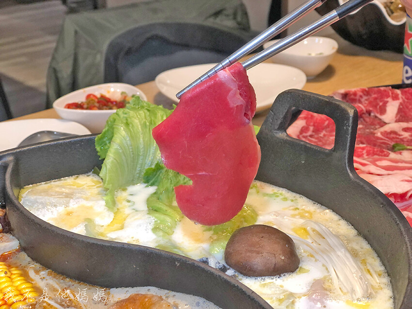 肉多多火鍋大安店,肉多多集團,樂多多集團,壽星肉蛋糕,忠孝復興火鍋,忠孝復興小火鍋,忠孝復興吃到飽,忠孝復興平價火鍋,忠孝復興便宜吃到飽