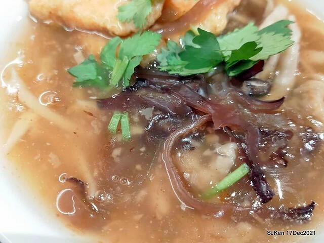 「川業艋舺新竹肉圓」(Fried pork meat ball, dry noodle &seafood soup store), Taipei, Taiwan, SJKen, Dec 17, 2021.