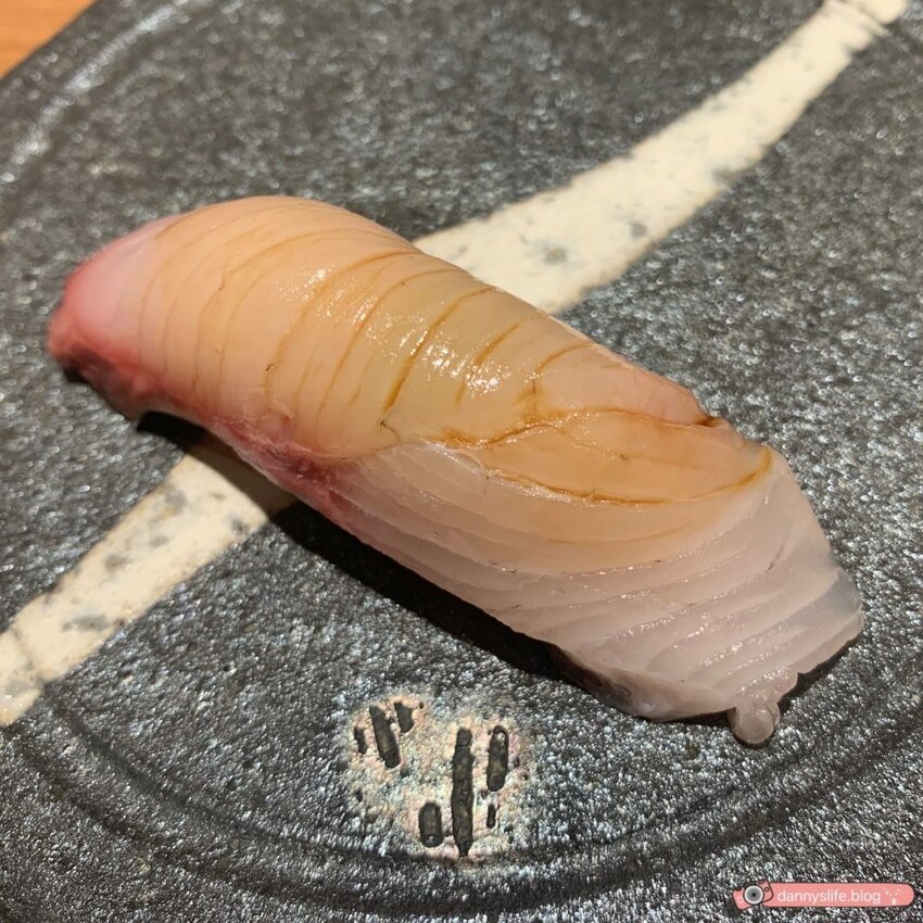 高CP值的日式板前壽司,多道新鮮食材、特色料理手法,加點爆量海膽壽司超美味!日式料理推薦~丹尼的吃喝玩樂 dannyslife.blog