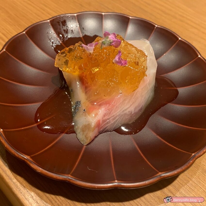 高CP值的日式板前壽司,多道新鮮食材、特色料理手法,加點爆量海膽壽司超美味!日式料理推薦~丹尼的吃喝玩樂 dannyslife.blog