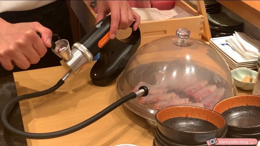 高CP值的日式板前壽司,多道新鮮食材、特色料理手法,加點爆量海膽壽司超美味!日式料理推薦~丹尼的吃喝玩樂 dannyslife.blog