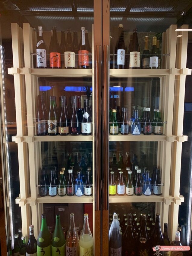 高CP值的日式板前壽司,多道新鮮食材、特色料理手法,加點爆量海膽壽司超美味!日式料理推薦~丹尼的吃喝玩樂 dannyslife.blog