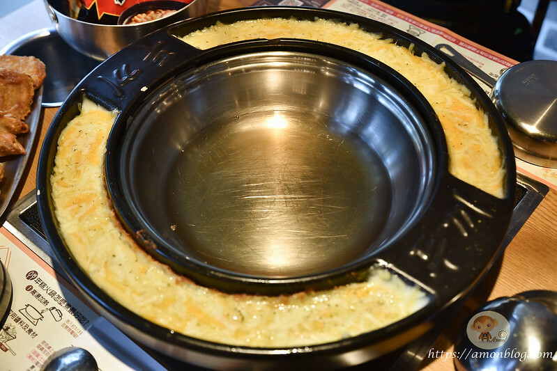 高CP值韓式年糕火鍋吃到飽，炸雞、韓國魚板、泡麵都吃到飽，兩餐公益店