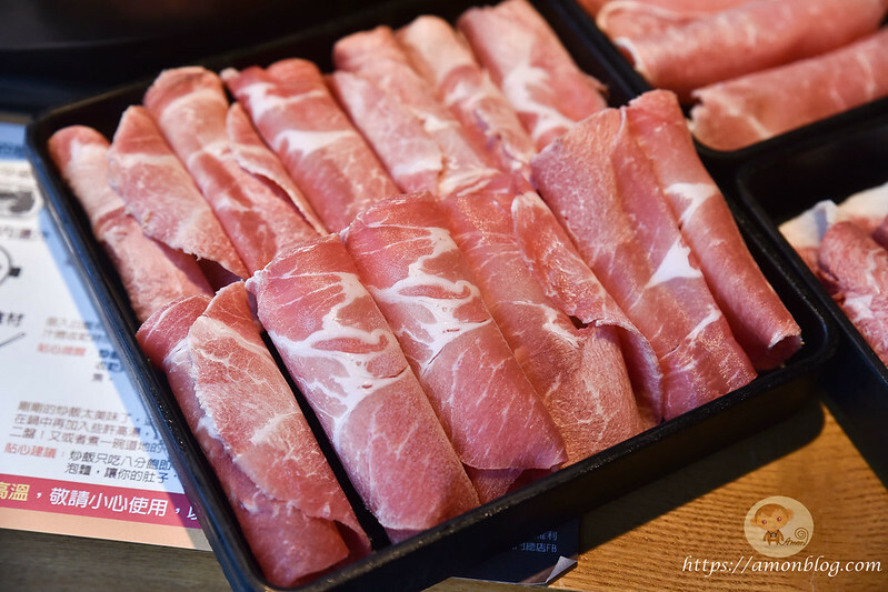 高CP值韓式年糕火鍋吃到飽，炸雞、韓國魚板、泡麵都吃到飽，兩餐公益店