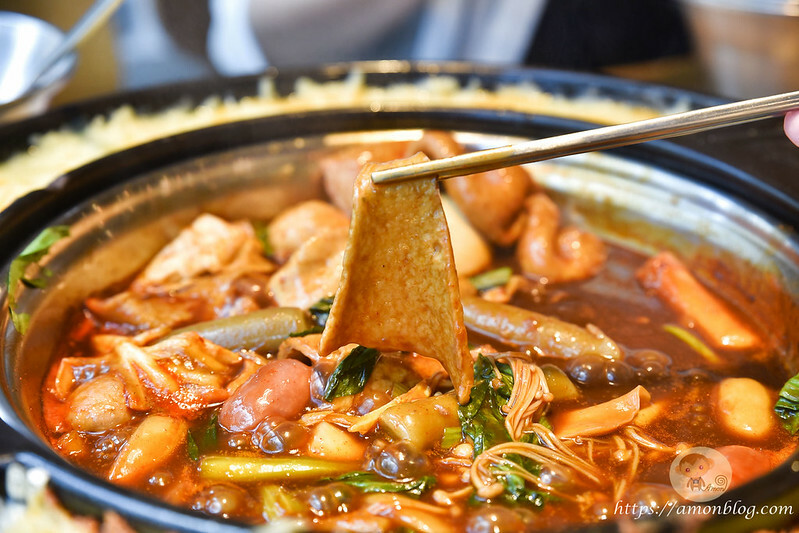 高CP值韓式年糕火鍋吃到飽，炸雞、韓國魚板、泡麵都吃到飽，兩餐公益店