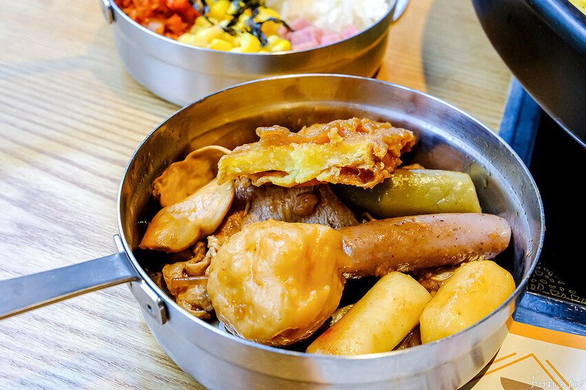 兩餐韓國年糕火鍋吃到飽,年糕、肉片、炸物飲料無限供應,限時優惠299起再打8折!