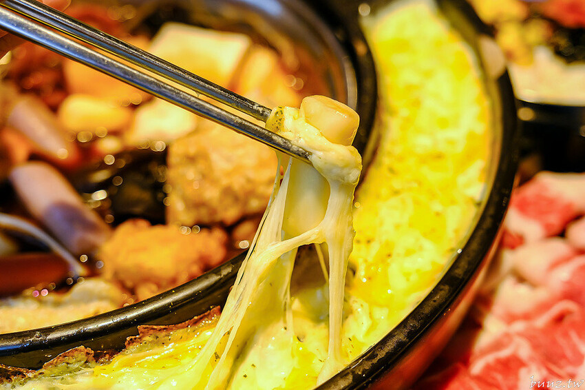 兩餐韓國年糕火鍋吃到飽,年糕、肉片、炸物飲料無限供應,限時優惠299起再打8折!