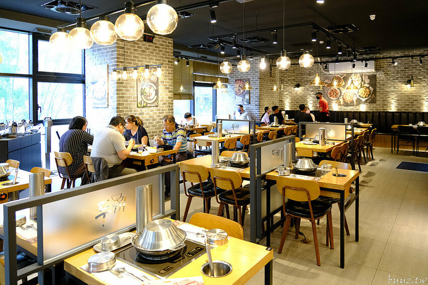 兩餐韓國年糕火鍋吃到飽,年糕、肉片、炸物飲料無限供應,限時優惠299起再打8折!