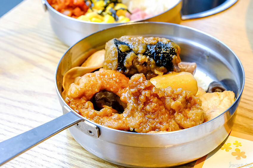 兩餐韓國年糕火鍋吃到飽,年糕、肉片、炸物飲料無限供應,限時優惠299起再打8折!