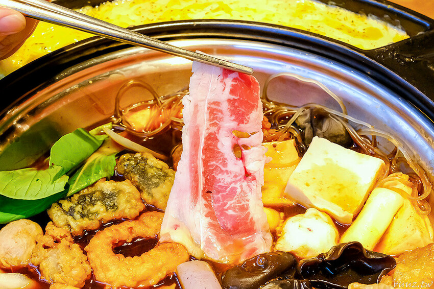 兩餐韓國年糕火鍋吃到飽,年糕、肉片、炸物飲料無限供應,限時優惠299起再打8折!