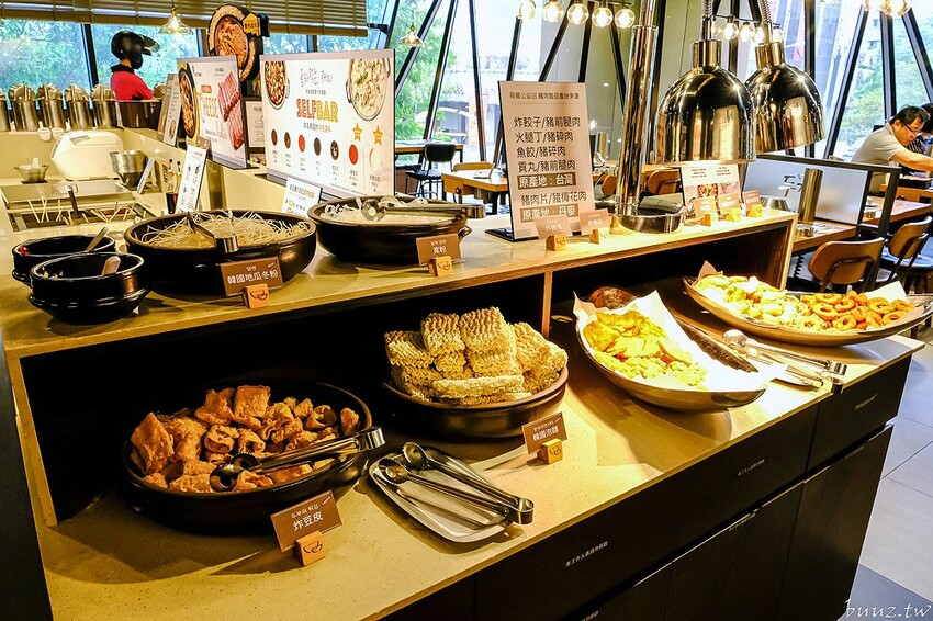 兩餐韓國年糕火鍋吃到飽,年糕、肉片、炸物飲料無限供應,限時優惠299起再打8折!