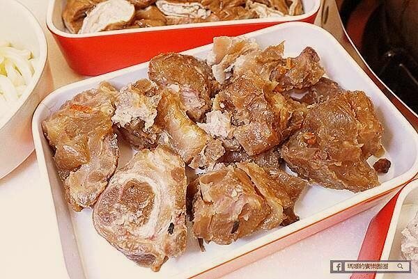 林口麻辣鍋推薦【川膳麻辣鴛鴦鍋】必吃第一名的鴨血！林口最好吃的麻辣鍋（原林口老街詹記）