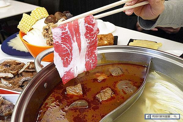 林口麻辣鍋推薦【川膳麻辣鴛鴦鍋】必吃第一名的鴨血！林口最好吃的麻辣鍋（原林口老街詹記）