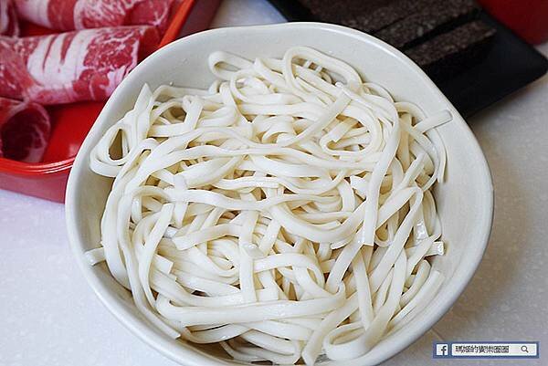 林口麻辣鍋推薦【川膳麻辣鴛鴦鍋】必吃第一名的鴨血！林口最好吃的麻辣鍋（原林口老街詹記）