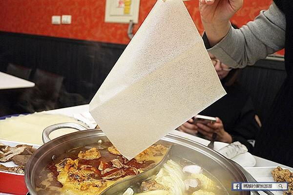 林口麻辣鍋推薦【川膳麻辣鴛鴦鍋】必吃第一名的鴨血！林口最好吃的麻辣鍋（原林口老街詹記）