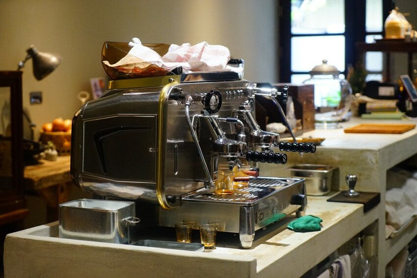 【種甜】隱藏巷弄中的老宅日式咖啡廳 招牌多到吃不完！ 新竹新開幕/新竹美食 - Cutier吃飯中 種甜不只是咖啡廳，他是一間充滿復古氣息的新店。 新竹日式, 新竹甜點, 日食。北部, 日食。新竹