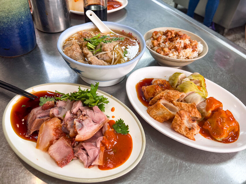 基隆市中正區金龍肉焿|隨時都在排隊!在地經營超過40年老牌肉焿店