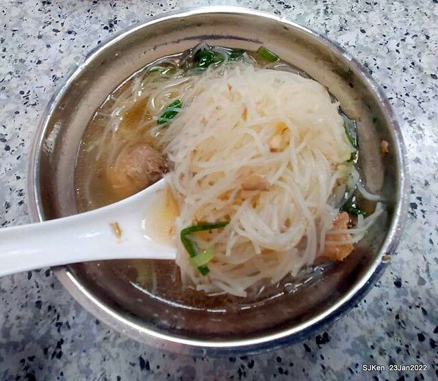 「香佳鯕魚米粉湯」(Swordfish rice noodle soup), Taipei, Taiwan, SJKen, Jan 23, 2022.