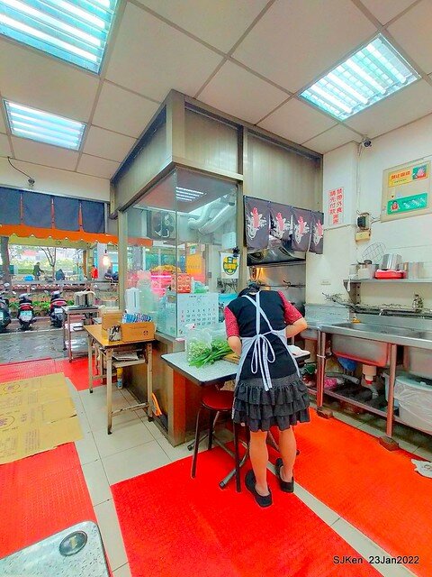 「香佳鯕魚米粉湯」(Swordfish rice noodle soup), Taipei, Taiwan, SJKen, Jan 23, 2022.