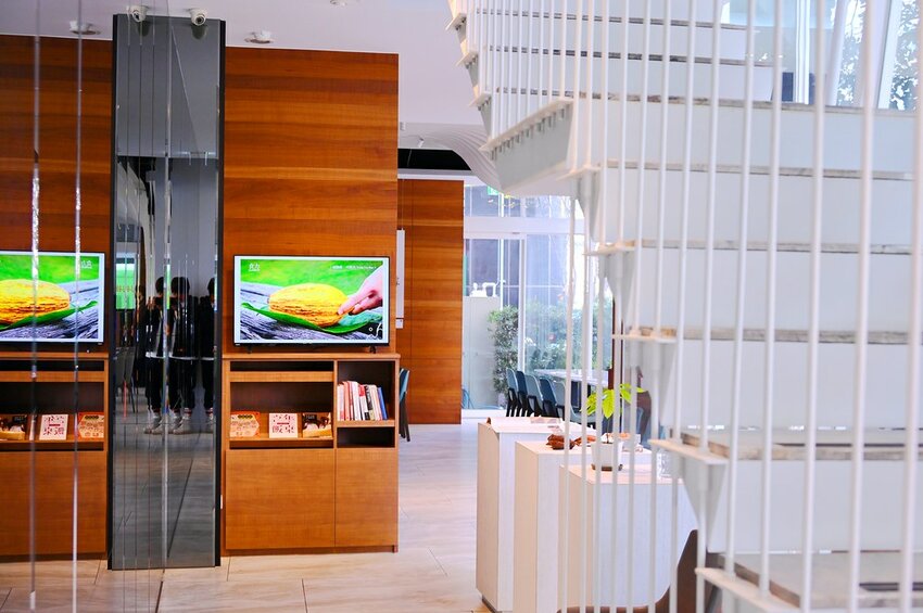 台中逢甲新開幕好美玻璃屋餐廳/巧克力辣醬烤雞 焦糖紅茶巴斯克好吃 約會餐廳推薦_Bocca Bom Bistro