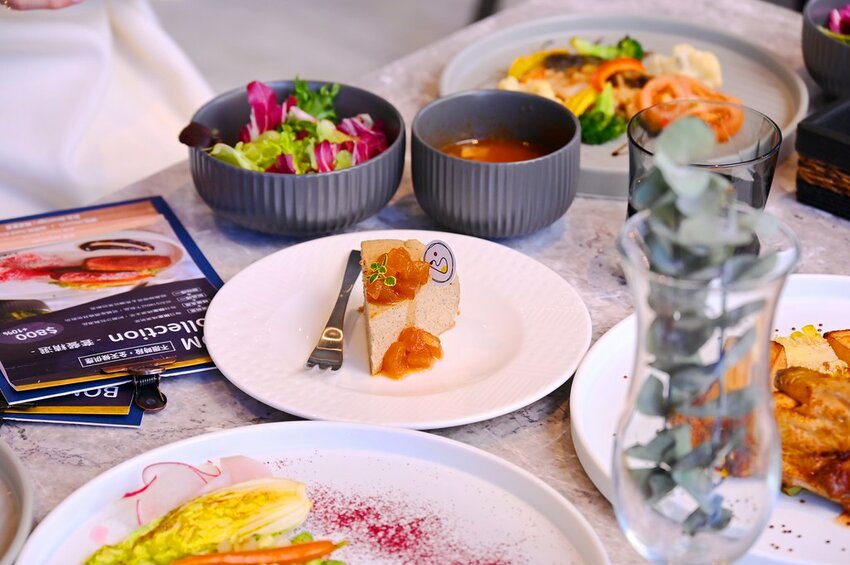 台中逢甲新開幕好美玻璃屋餐廳/巧克力辣醬烤雞 焦糖紅茶巴斯克好吃 約會餐廳推薦_Bocca Bom Bistro