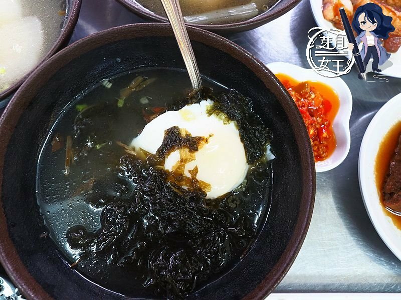 中壢火車站附近好吃的手工麵，半熟蛋包實在太邪惡了~還有超嫩的三層肉~激推！