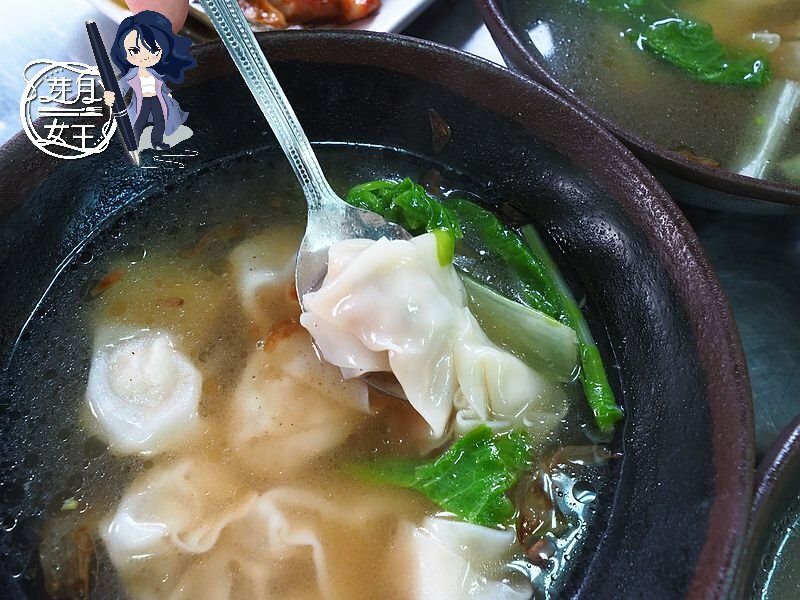 中壢火車站附近好吃的手工麵，半熟蛋包實在太邪惡了~還有超嫩的三層肉~激推！