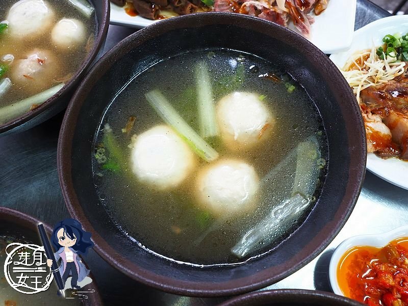 中壢火車站附近好吃的手工麵，半熟蛋包實在太邪惡了~還有超嫩的三層肉~激推！