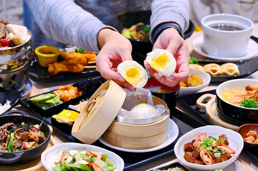 台中朝馬24小時百種料理新茶館/結合運動彩券賽事轉播/能帶桌遊來玩_SAFE運動餐飲茶館