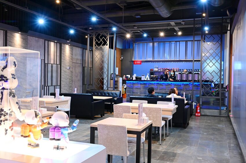 台中朝馬24小時百種料理新茶館/結合運動彩券賽事轉播/能帶桌遊來玩_SAFE運動餐飲茶館