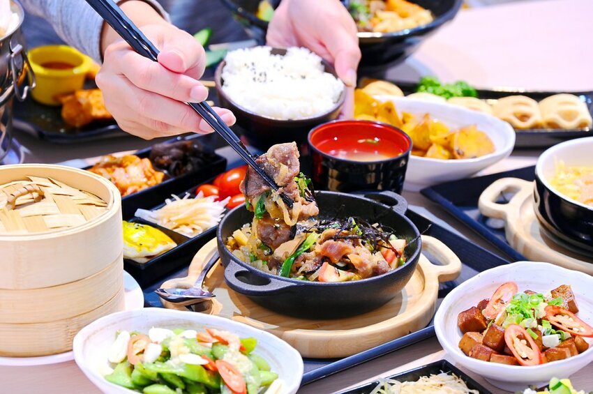 台中朝馬24小時百種料理新茶館/結合運動彩券賽事轉播/能帶桌遊來玩_SAFE運動餐飲茶館