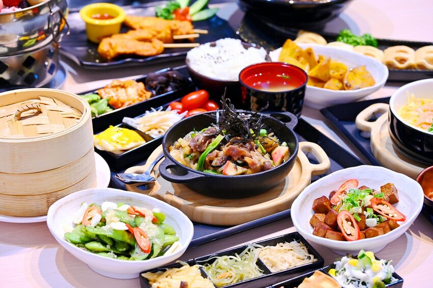 台中朝馬24小時百種料理新茶館/結合運動彩券賽事轉播/能帶桌遊來玩_SAFE運動餐飲茶館