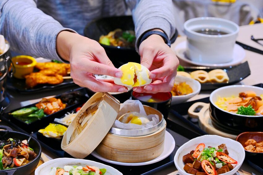 台中朝馬24小時百種料理新茶館/結合運動彩券賽事轉播/能帶桌遊來玩_SAFE運動餐飲茶館