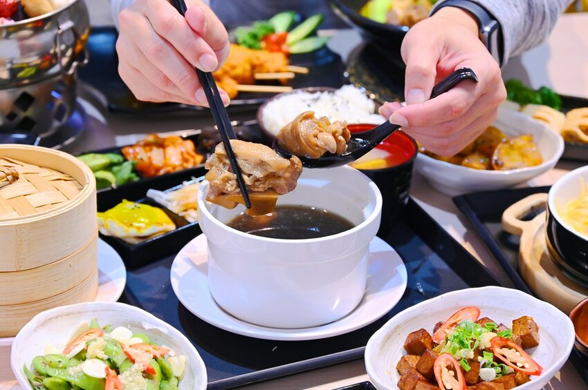 台中朝馬24小時百種料理新茶館/結合運動彩券賽事轉播/能帶桌遊來玩_SAFE運動餐飲茶館