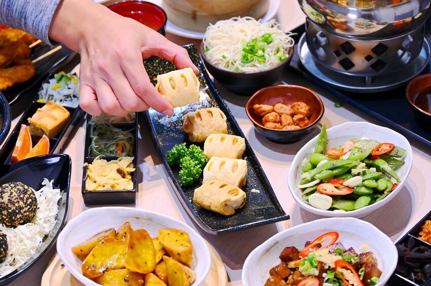 台中朝馬24小時百種料理新茶館/結合運動彩券賽事轉播/能帶桌遊來玩_SAFE運動餐飲茶館