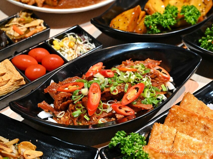 Safe茶館|台中24小時茶館推薦,超過百種餐點,結合運彩,還可以揪朋友來打牌、自備桌遊來玩~