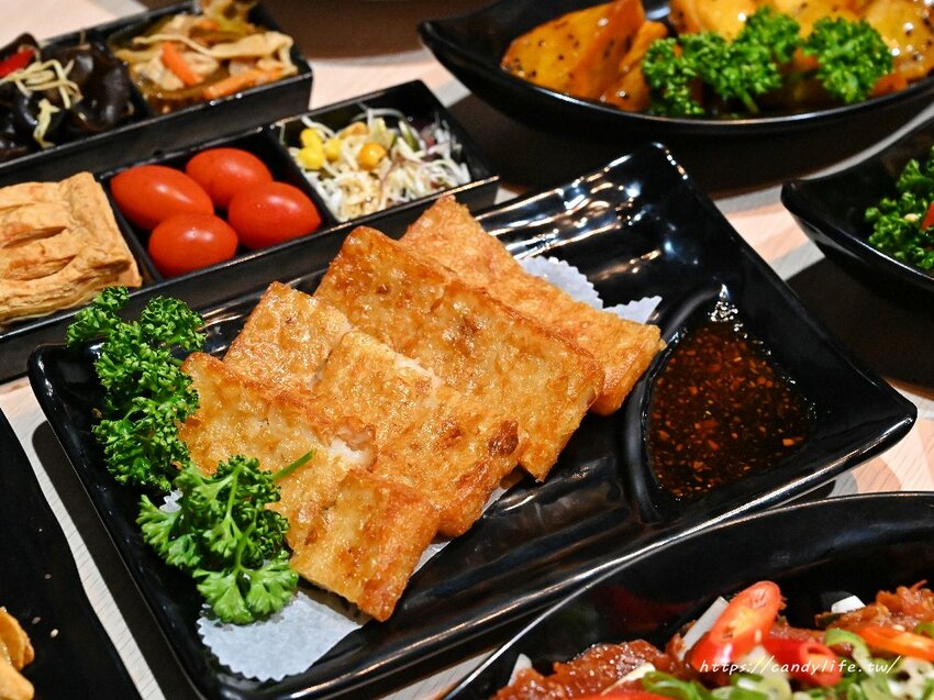 Safe茶館|台中24小時茶館推薦,超過百種餐點,結合運彩,還可以揪朋友來打牌、自備桌遊來玩~