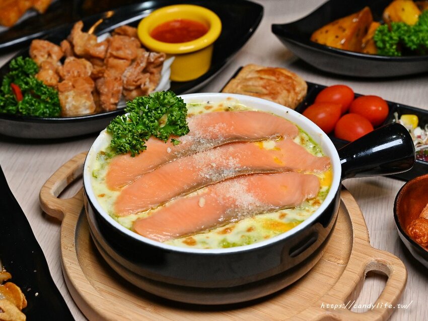 Safe茶館|台中24小時茶館推薦,超過百種餐點,結合運彩,還可以揪朋友來打牌、自備桌遊來玩~