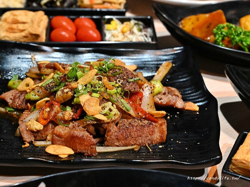 Safe茶館|台中24小時茶館推薦,超過百種餐點,結合運彩,還可以揪朋友來打牌、自備桌遊來玩~