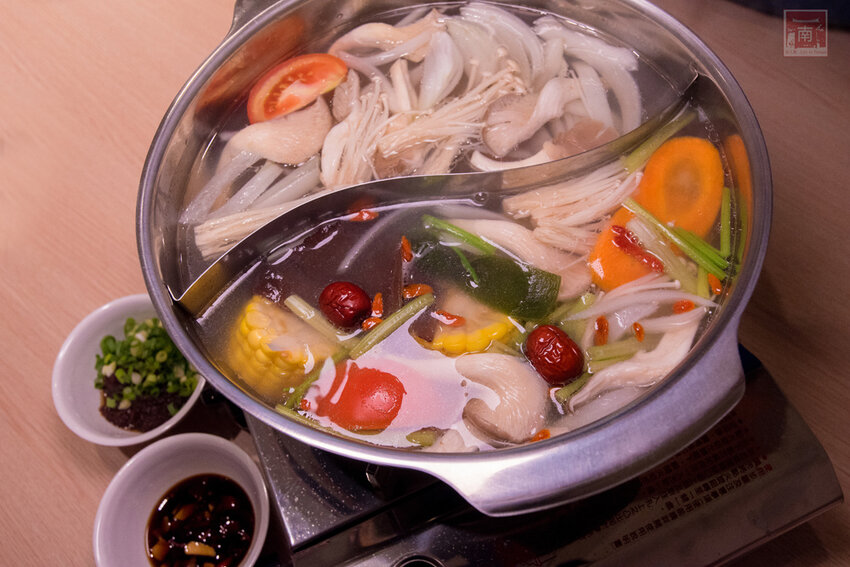 【臺南美食】吃慣了一般溫體牛肉嗎？｜老闆娘家鄉味“潮汕溫補鍋”｜完全是一個呷粗飽的概念｜ 安平溫體牛｜牛腩｜牛尾~~李好牛溫體牛肉湯爐 - 南人幫