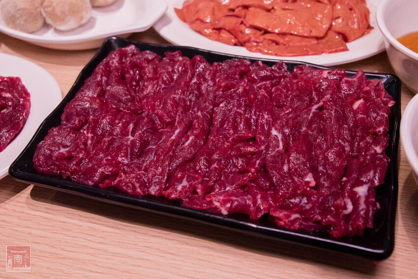 【臺南美食】吃慣了一般溫體牛肉嗎？｜老闆娘家鄉味“潮汕溫補鍋”｜完全是一個呷粗飽的概念｜ 安平溫體牛｜牛腩｜牛尾~~李好牛溫體牛肉湯爐 - 南人幫