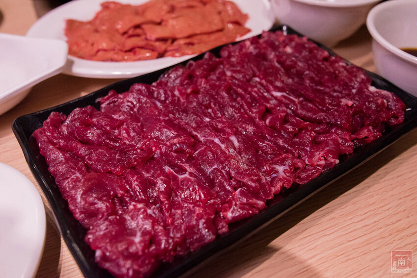 【臺南美食】吃慣了一般溫體牛肉嗎？｜老闆娘家鄉味“潮汕溫補鍋”｜完全是一個呷粗飽的概念｜ 安平溫體牛｜牛腩｜牛尾~~李好牛溫體牛肉湯爐 - 南人幫