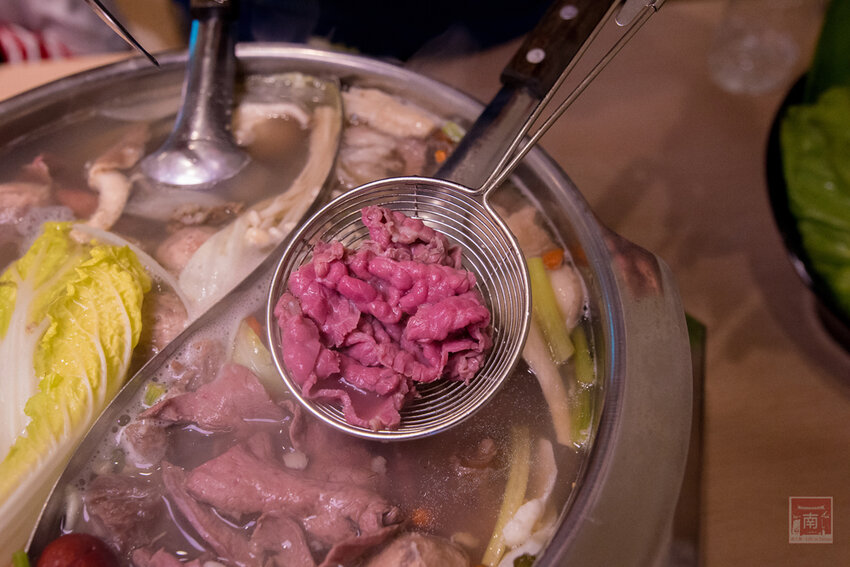 【臺南美食】吃慣了一般溫體牛肉嗎？｜老闆娘家鄉味“潮汕溫補鍋”｜完全是一個呷粗飽的概念｜ 安平溫體牛｜牛腩｜牛尾~~李好牛溫體牛肉湯爐 - 南人幫