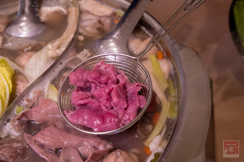 【臺南美食】吃慣了一般溫體牛肉嗎？｜老闆娘家鄉味“潮汕溫補鍋”｜完全是一個呷粗飽的概念｜ 安平溫體牛｜牛腩｜牛尾~~李好牛溫體牛肉湯爐 - 南人幫