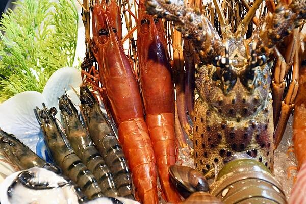 高雄市鼓山區高雄彭湃火鍋推薦【舞古賀鍋物專門店】回訪超多次，每次都能在餐點之中找到鮮甜、找到美味、找到幸福！高雄