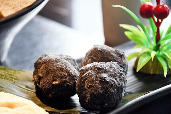 高雄市鼓山區高雄彭湃火鍋推薦【舞古賀鍋物專門店】回訪超多次，每次都能在餐點之中找到鮮甜、找到美味、找到幸福！高雄