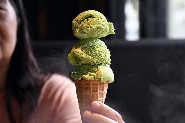 高雄市鼓山區高雄彭湃火鍋推薦【舞古賀鍋物專門店】回訪超多次，每次都能在餐點之中找到鮮甜、找到美味、找到幸福！高雄